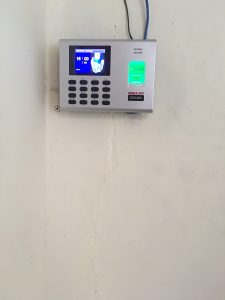 Lắp đặt máy chấm công Ronald Jack DG 1800 tại tập đoàn đầu tư Việt Phương 5 931c8d853328d7768e39