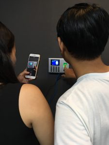 Lắp đặt máy chấm công có pin lưu điện tại công ty CETECH 4